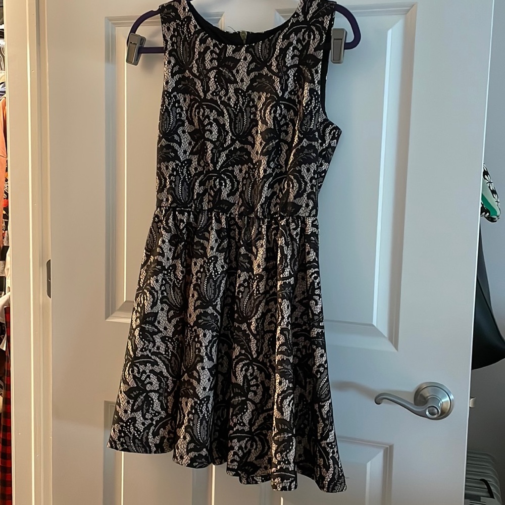 H&M lace dress